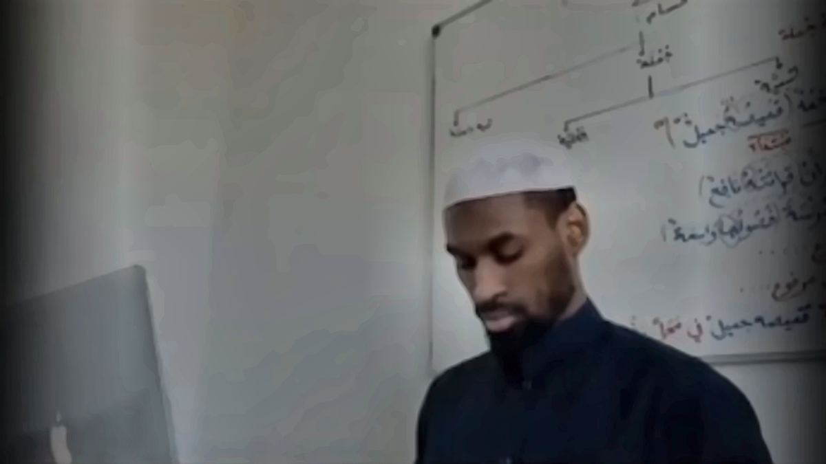 Ahmad en cours, au tableau